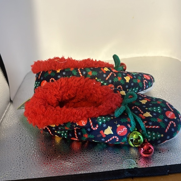 SNOOZIES children’s cozy slippers. New tags children’s medium size 2 to 3​ - Picture 2 of 6